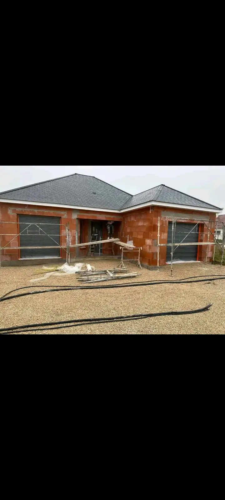 Chantier de maçonnerie, terrassement et ravalement réalisé par OLIVEIRA en Indre-et-Loire — photo 65