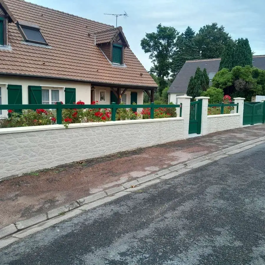 Chantier de maçonnerie, terrassement et ravalement réalisé par OLIVEIRA en Indre-et-Loire — photo 81