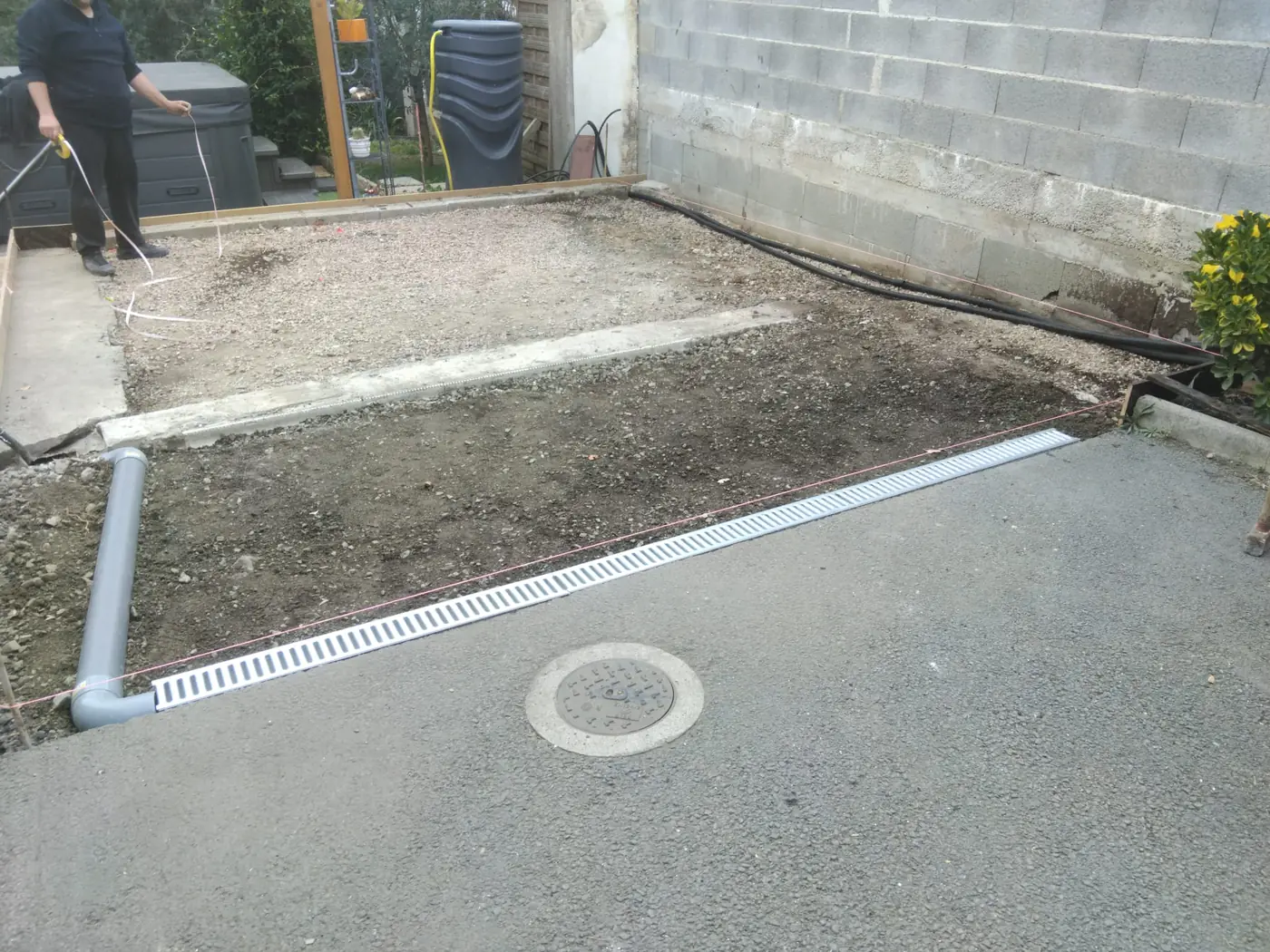Terrassement et création d'une cour en gravier par OLIVEIRA en Indre-et-Loire